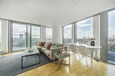 2 bedroom flat for sale, Landmark East Tower, London E14