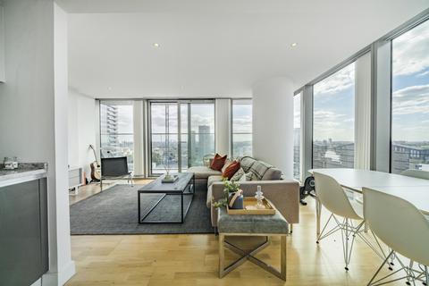 2 bedroom flat for sale, Landmark East Tower, London E14