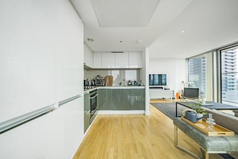 2 bedroom flat for sale, Landmark East Tower, London E14