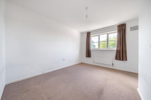 22 Lancaster Place, Carterton, OX18 3ET
