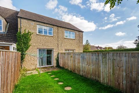 22 Lancaster Place, Carterton, OX18 3ET