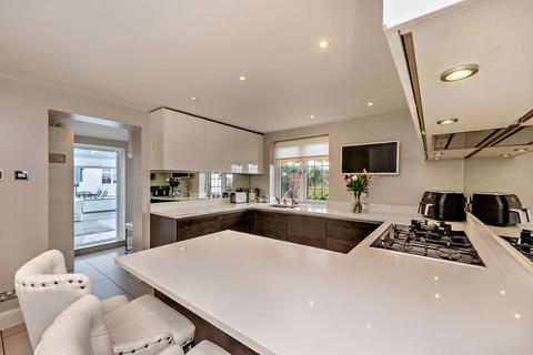 1, Lone Barn Cottages Gorse Road, Orpington, BR5 4EX