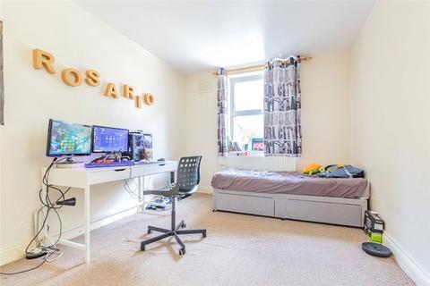 2 bedroom apartment to rent, Coverdale Road, London, W12