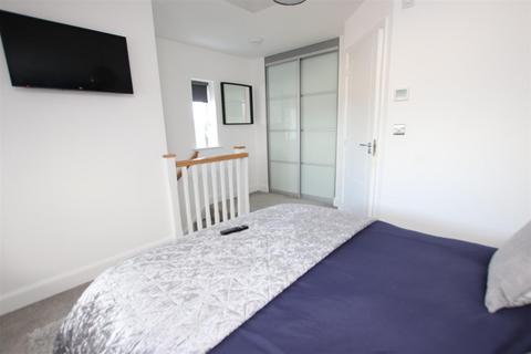 9 Mill Holme Fold, Bradford, BD10 0FA