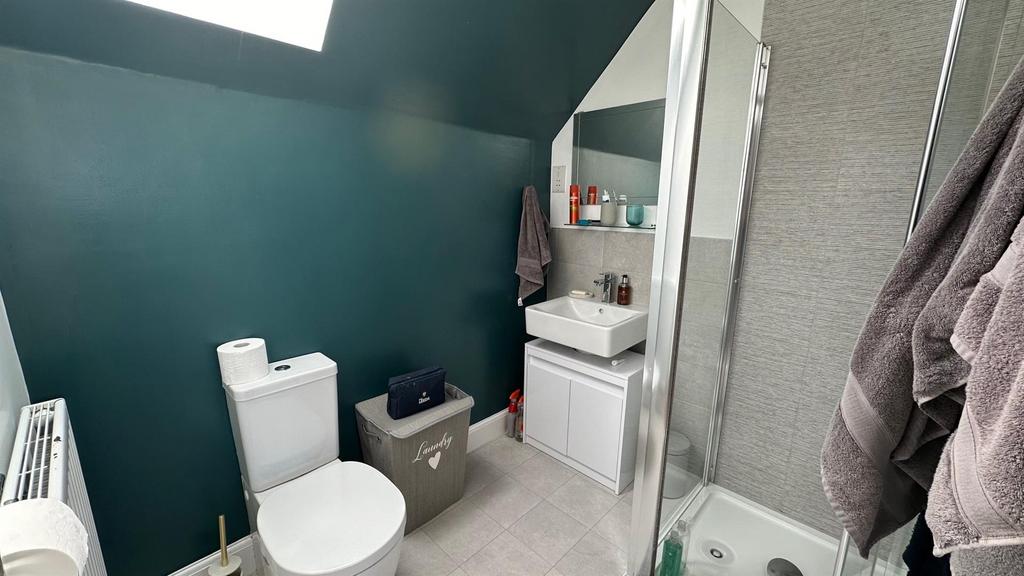 Bathroom1.jpg