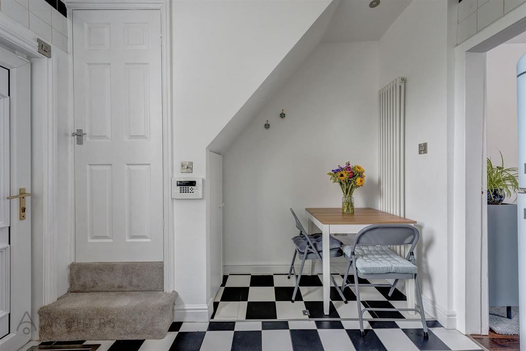 16 Loxley View Road(Interior)-11.jpg