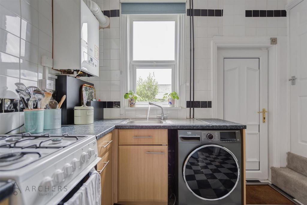 16 Loxley View Road(Interior)-12.jpg