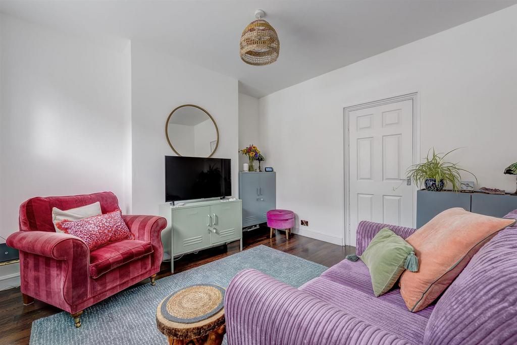 16 Loxley View Road(Interior)-3.jpg