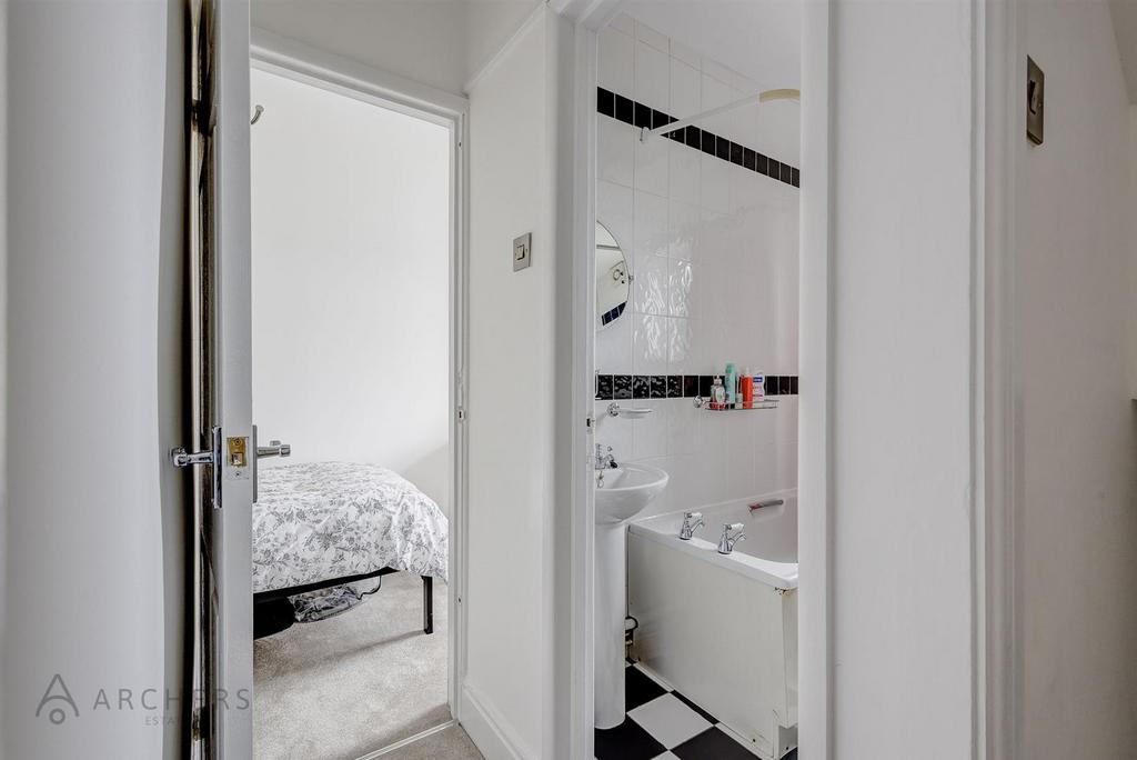 16 Loxley View Road(Interior)-15.jpg