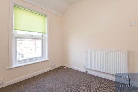 17 Briar Crescent, Exeter, EX2 6DX