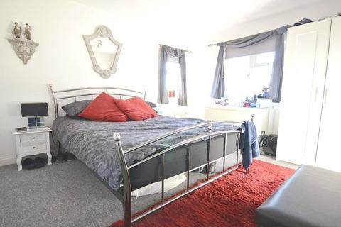 2 bedroom maisonette for sale, The Green, Burnham, Slough