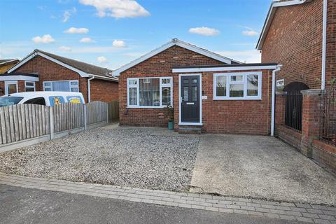 2 bedroom detached bungalow for sale, Labworth Road, Canvey Island SS8