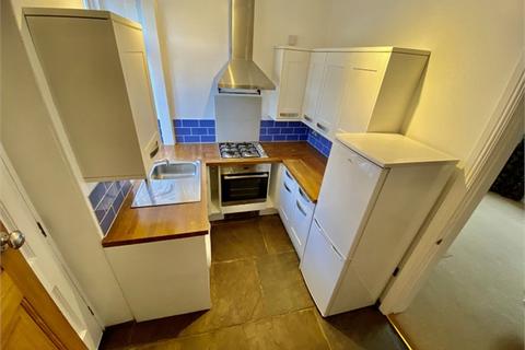 2 bedroom terraced house to rent, Dove Street, Shipley BD18