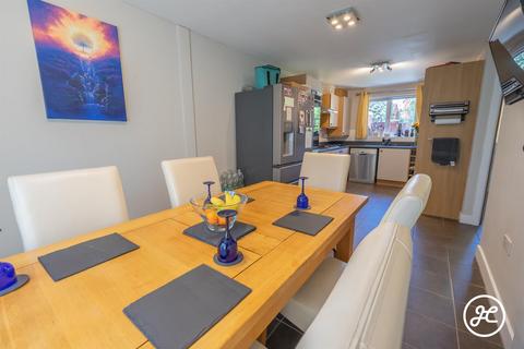 33 Bugle Way, North Petherton, Bridgwater, TA5 2FR