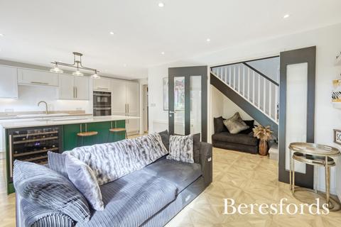 1 Halstead Way, Hutton, Brentwood, CM13 1YQ