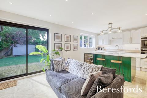 1 Halstead Way, Hutton, Brentwood, CM13 1YQ