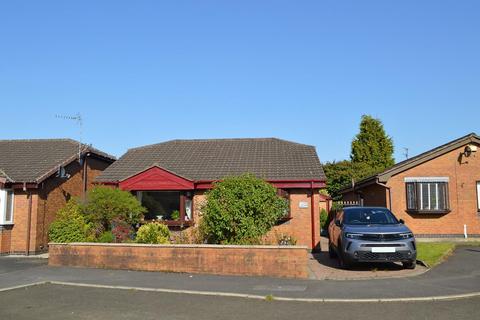 3 bedroom detached bungalow for sale, Thornlea Avenue, Hollinwood, Oldham