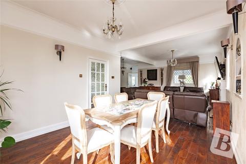 4 bedroom bungalow for sale, Egerton Gardens, Ilford, IG3