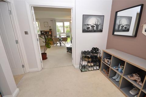 2 bedroom apartment for sale, Lawns Hall Close, Adel, Leeds, West Yorkshire