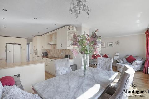 4 bedroom detached house for sale, The Orchards, Epping, CM16