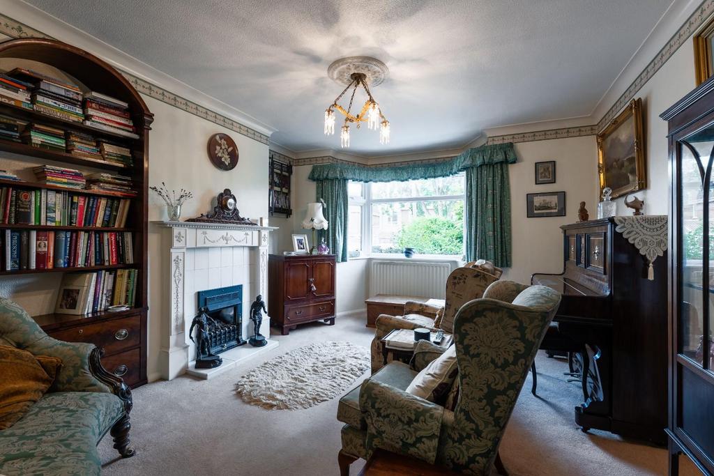 Living dining room-2.jpg