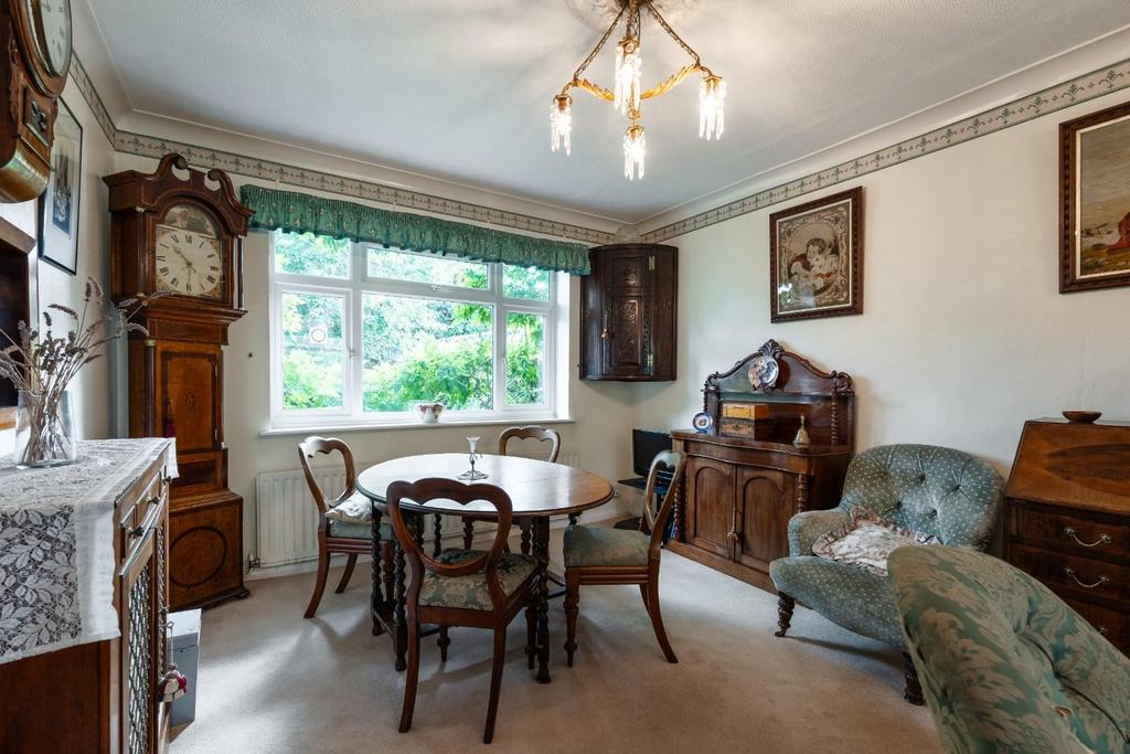 Living dining room-1.jpg