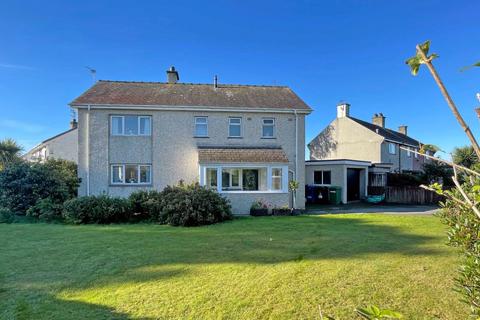 4 bedroom detached house for sale, Bethel Road, Caernarfon, Gwynedd, LL55