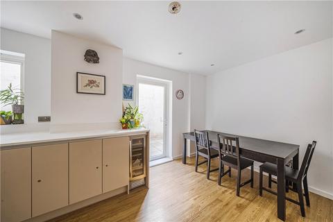 3 bedroom apartment for sale, Loxford Gardens, London