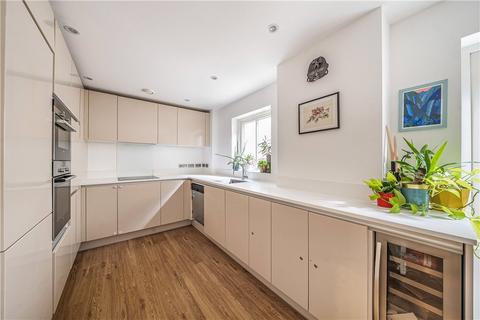 3 bedroom apartment for sale, Loxford Gardens, London