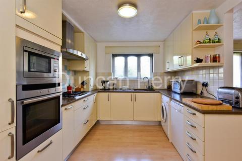 4 Anthorne Close, Potters Bar, EN6 1RW
