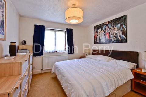 4 Anthorne Close, Potters Bar, EN6 1RW