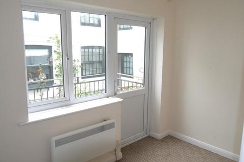 2 bedroom flat for sale, 70 South Street, VENTNOR, Isle of Wight, PO38 1NG