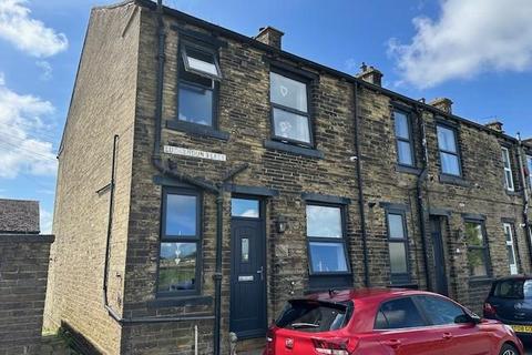 4 bedroom end of terrace house to rent, Luddenden Place, Queensbury, Bradford