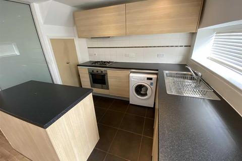 3 bedroom terraced house to rent, Wren Way, Beswick