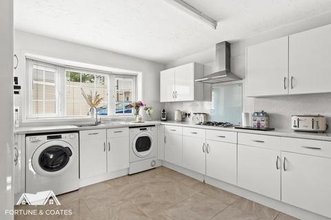 49 Tithelands, Harlow, CM19 5NB