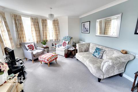 1 bedroom flat for sale, London Road, Benfleet