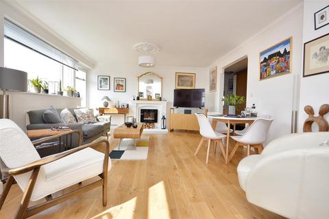 3 bedroom flat for sale, Upperton Road, Eastbourne