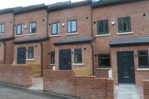 3 bedroom townhouse to rent, Rainsough Brow, Prestwich, M25