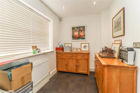 17 Downs Close, Broughton, Stockbridge, SO20 8FA