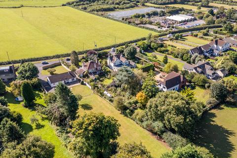 127 Clevedon Road, Tickenham, Clevedon, BS21 6RF