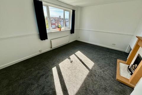 2 bedroom flat for sale, Kingswood Road, Ladybarn