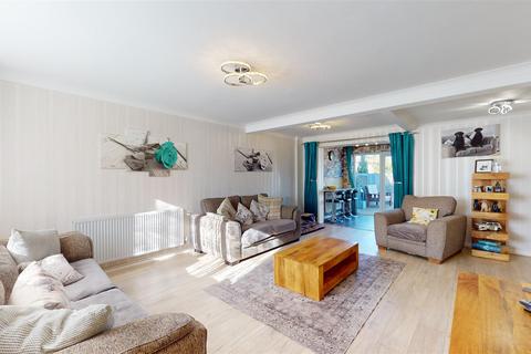 3 bedroom end of terrace house for sale, Lichfield Down, Walnut Tree, Milton Keynes