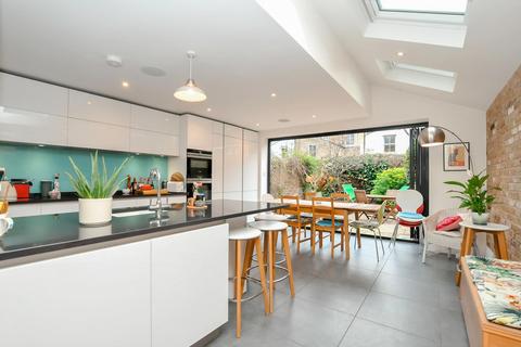 5 bedroom terraced house for sale, Kersley Road, London