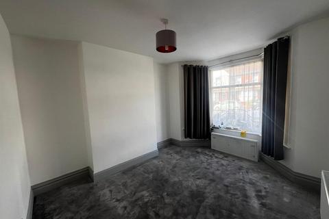 4 bedroom terraced house to rent, Cook Street, Bristol BS11