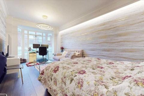undefined, London NW1