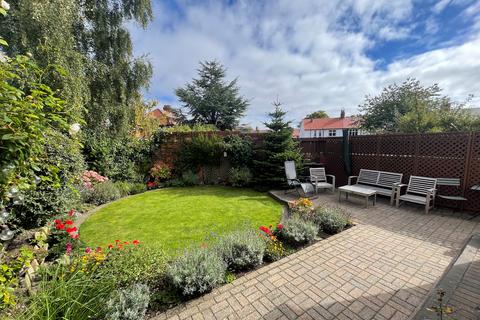 3 bedroom semi-detached house for sale, Queens Road, Whitley Bay, Tyne and Wear, NE26 3AU