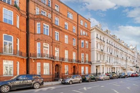 3 bedroom flat to rent, Palace Gate, London W8