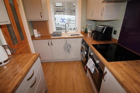 3 bedroom end of terrace house to rent, Eggleston Street, Leeds