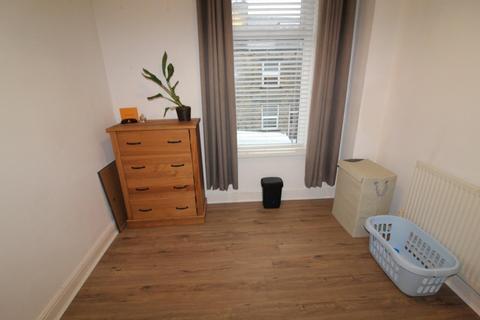 3 bedroom end of terrace house to rent, Eggleston Street, Leeds