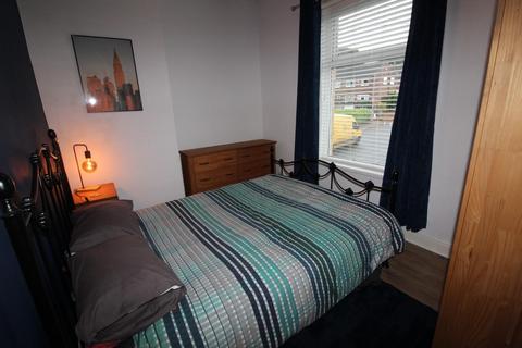 3 bedroom end of terrace house to rent, Eggleston Street, Leeds